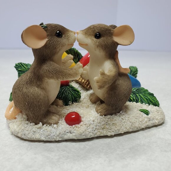 Charming Tails Figurine Collectible Kiss-Mas Lights - Picture 3 of 12